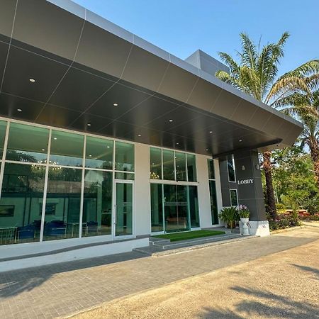 Baan Suan Khun Ta And Golf Resort Ubon Ratchathani Exterior foto