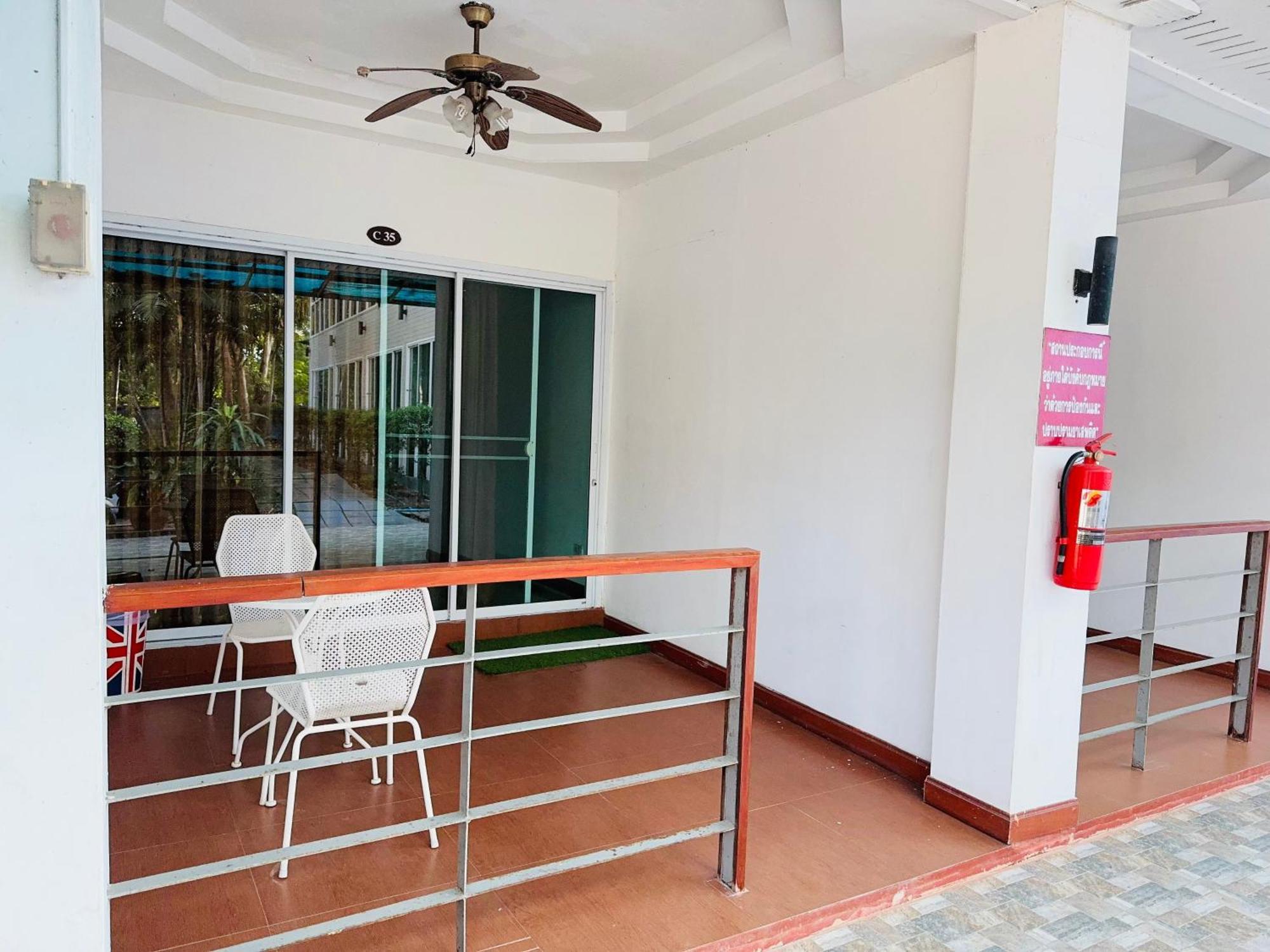 Baan Suan Khun Ta And Golf Resort Ubon Ratchathani Exterior foto