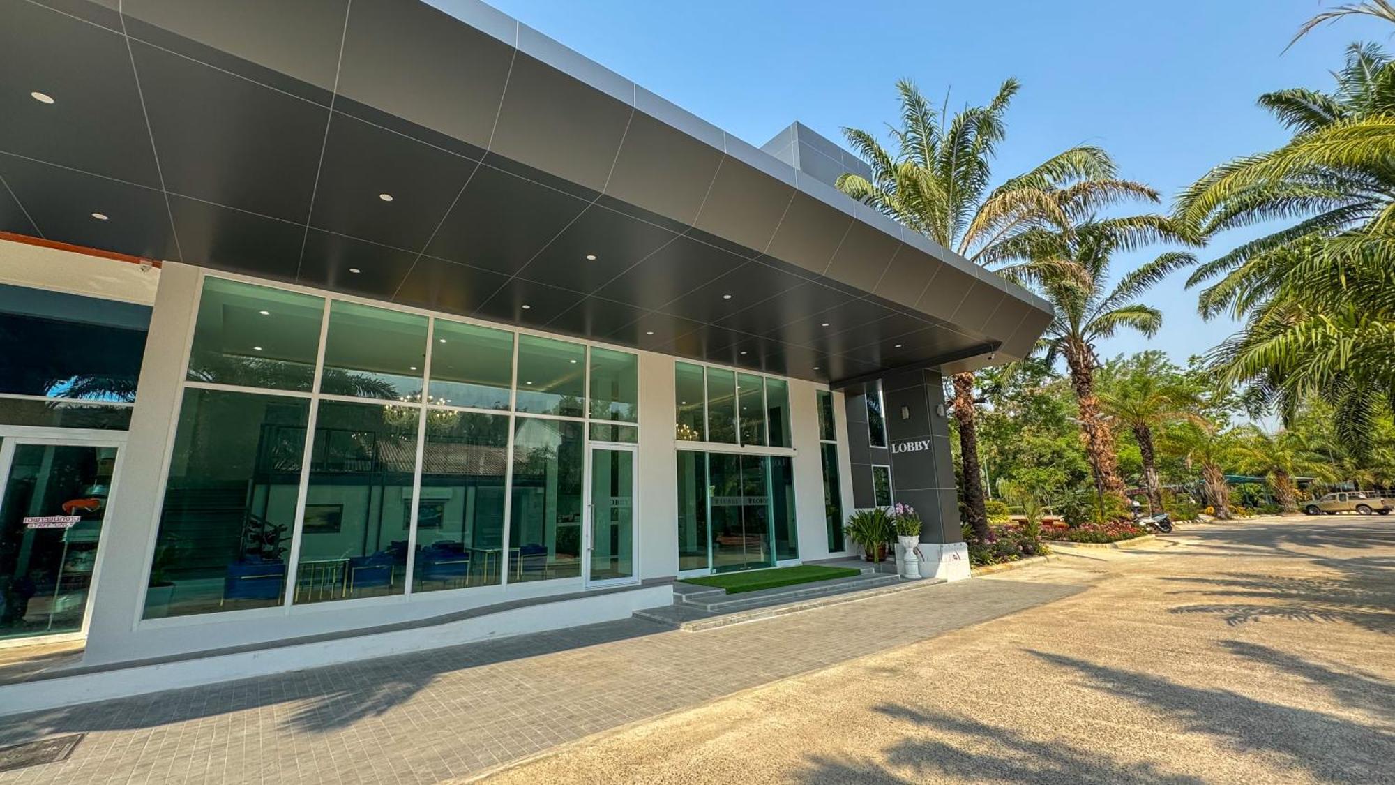 Baan Suan Khun Ta And Golf Resort Ubon Ratchathani Exterior foto